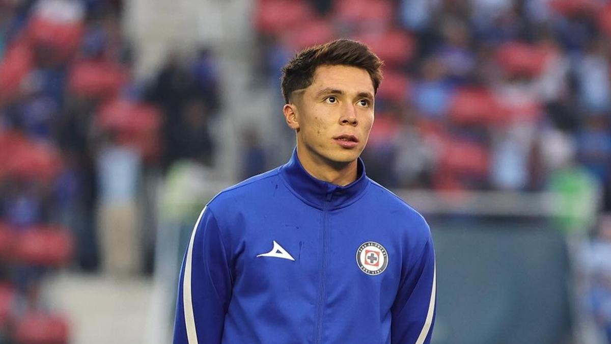 Cruz Azul advierte que habrá consecuencias luego de la salida de Rodrigo Huescas a Europa