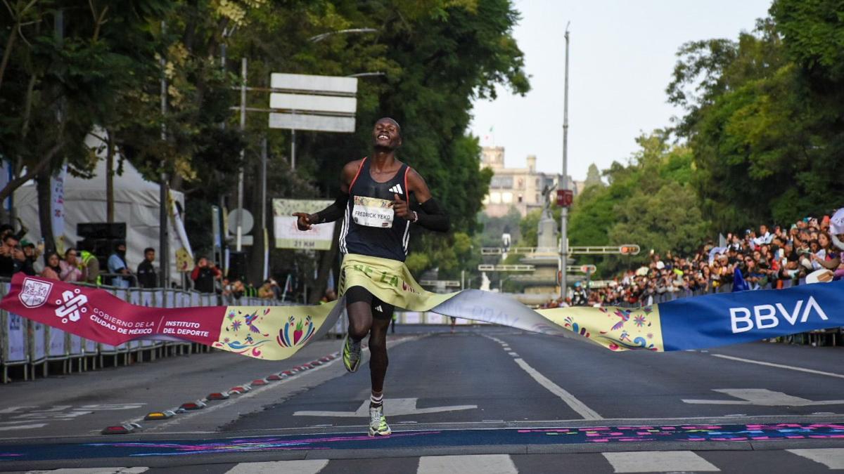 Keniatas dominan el Medio Maratón de la CDMX; Mexicanos Jorge Cruz y Mayra Sánchez terminan terceros