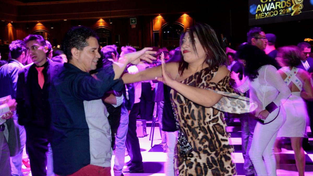 Saca tus mejores pasos en el mega baile de cumbia en CDMX; te decimos cuándo es