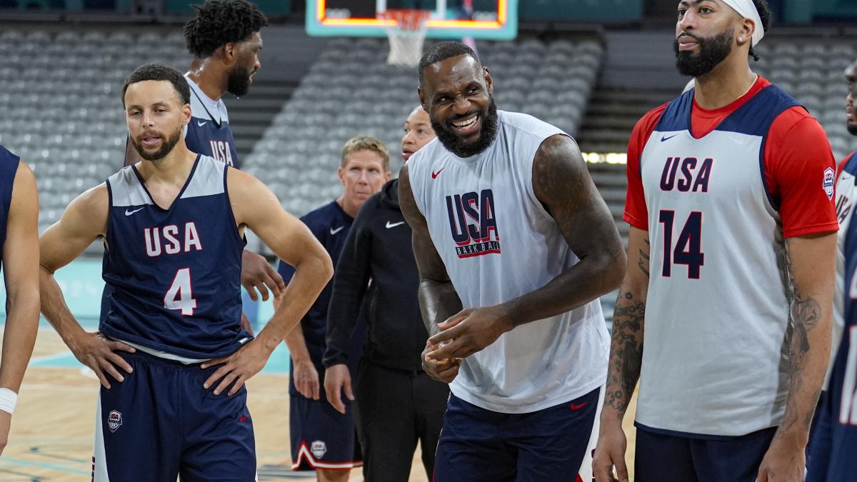 París 2024: Dream Team de Estados Unidos llega a Francia cuatro días antes de su debut