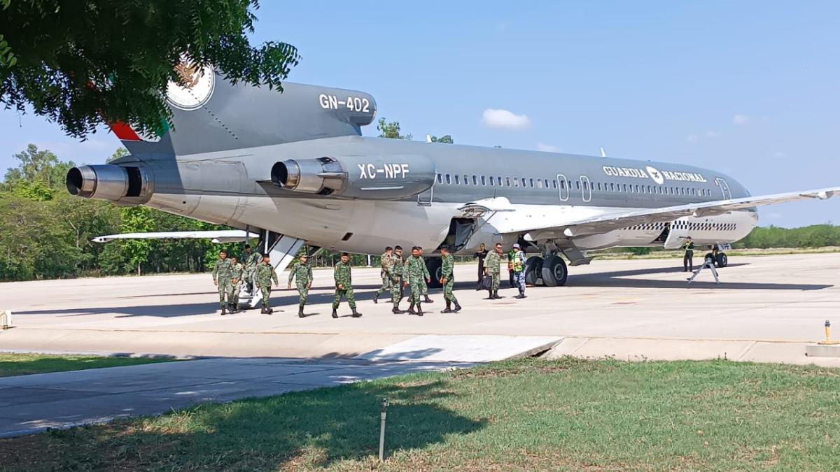 Tras detención de 'El Mayo' y Joaquín Guzmán López, arriban a Sinaloa 200 militares para reforzar seguridad