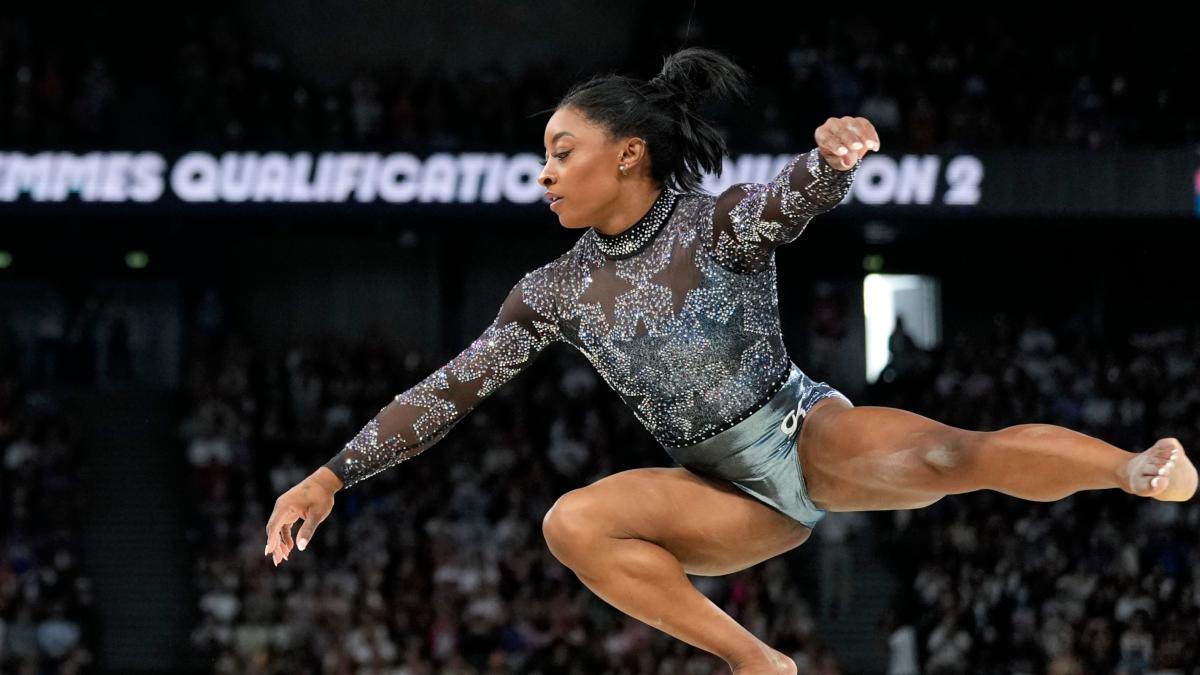 Simone Biles debuta en París 2024 y todos quieren verla; Tom Cruise y Lady Gaga entre las estrellas asistentes al evento