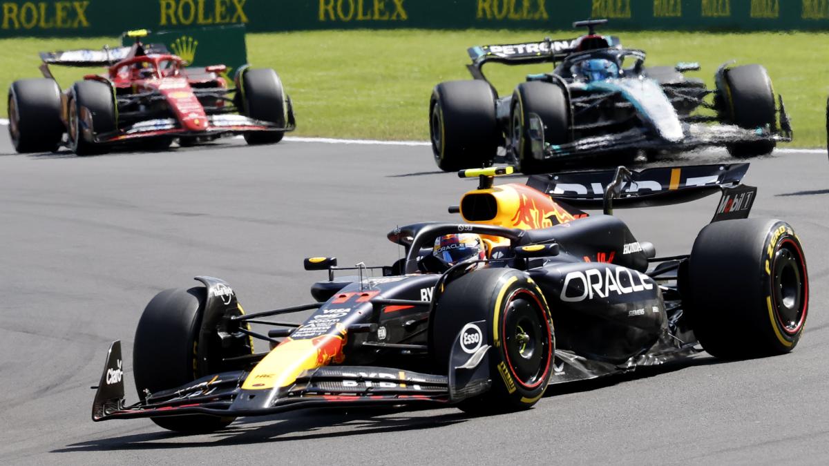 F1 | Checo Pérez termina en el lugar 8 del Gran Premio de Bélgica; George Russell gana la carrera