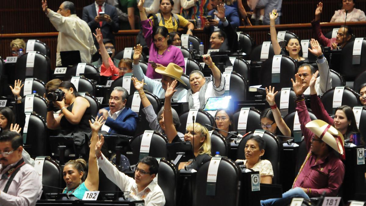 Perredistas se unen a bancada morenista; 4T a un voto de la mayoría calificada en el Senado