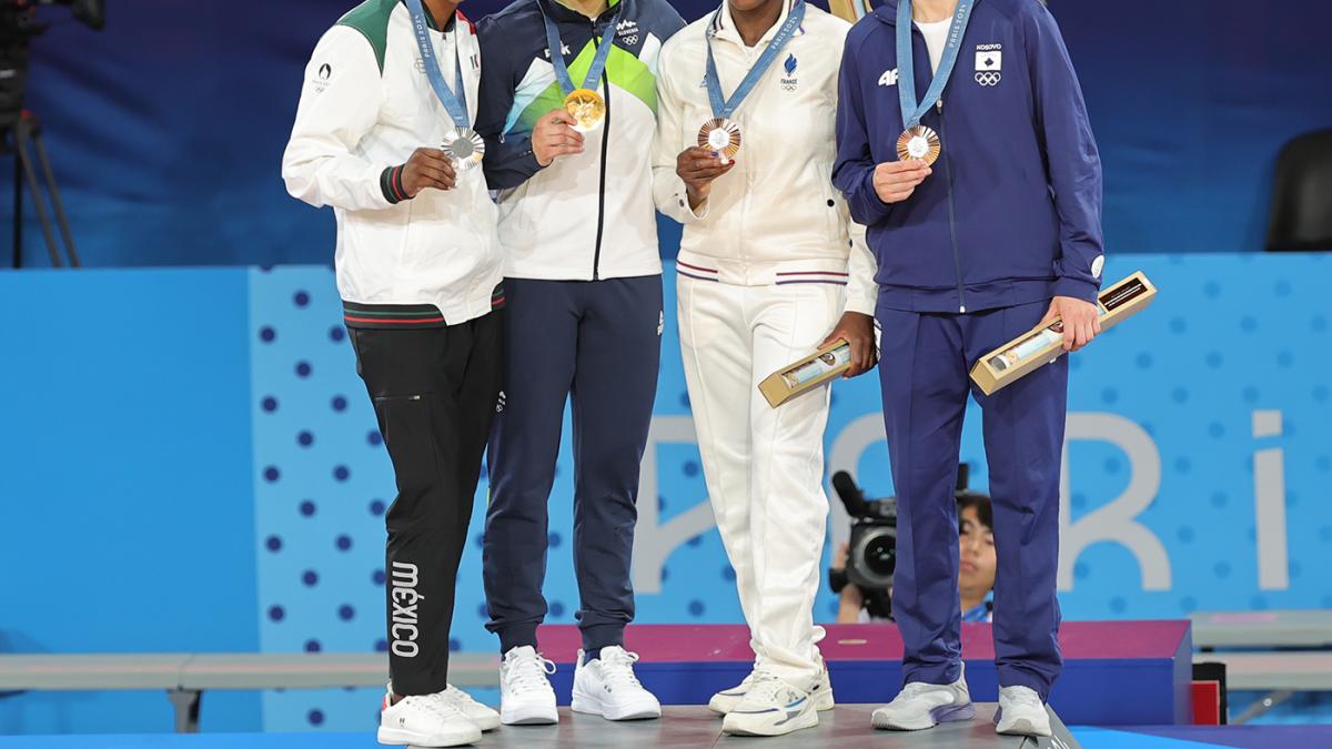 AMLO felicita a judoca Prisca Awiti por ganar medalla de plata en JO de París