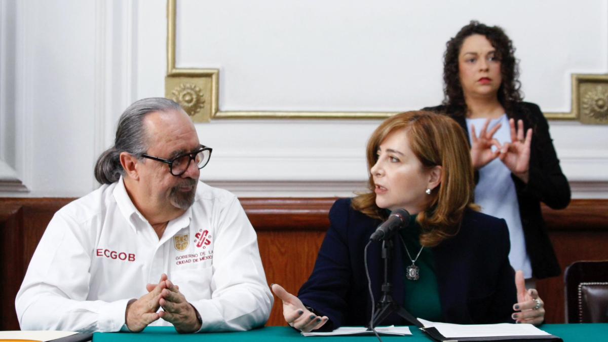 Ricardo Ruíz entrega iniciativa en materia de vivienda al Congreso CDMX