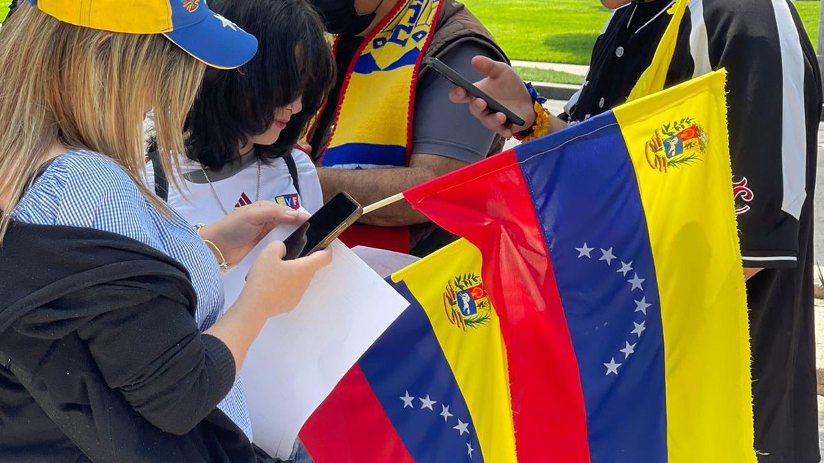 Venezolanos y simpatizantes de oposición a Maduro protestan en CDMX; acusan “fraude” electoral