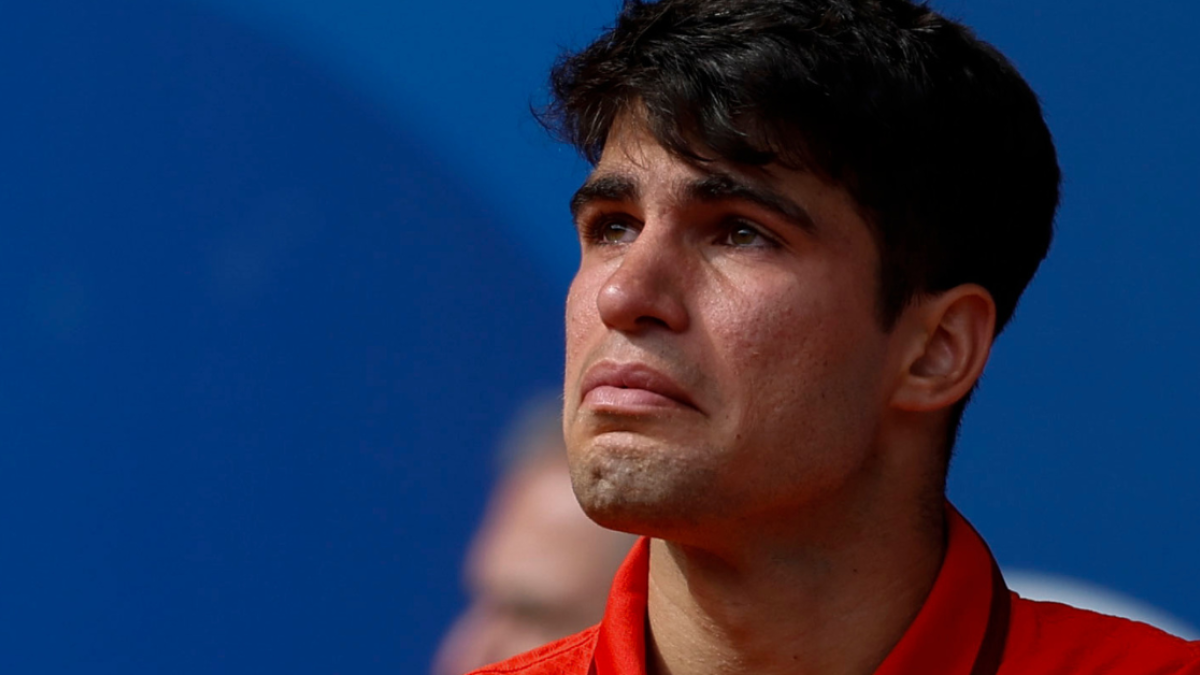 París 2024: Carlos Alcaraz llora desconsolado tras caer ante Novak Djokovic en la final de los Juegos Olímpicos (VIDEO)