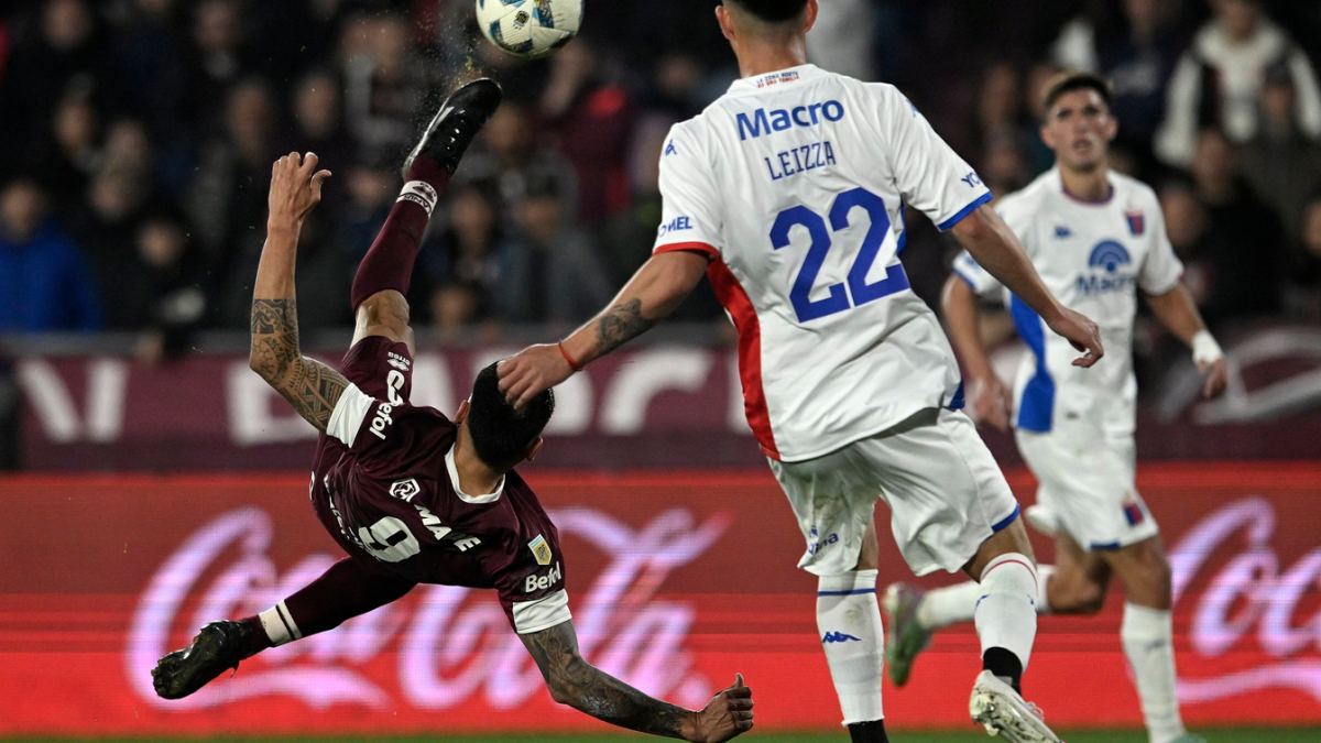 Video: ¡Candidato al premio Puskás! Walter Bou anota increíble gol de chilena