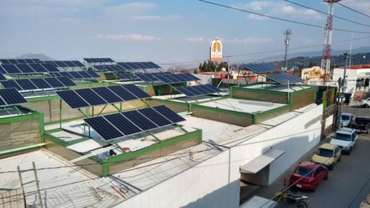 Sedeco instalará sistemas fotovoltaicos en 17 mercados para este 2024