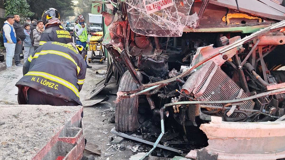 Camión choca contra tráiler en la Picacho Ajusco; hay varios lesionados | FOTOS