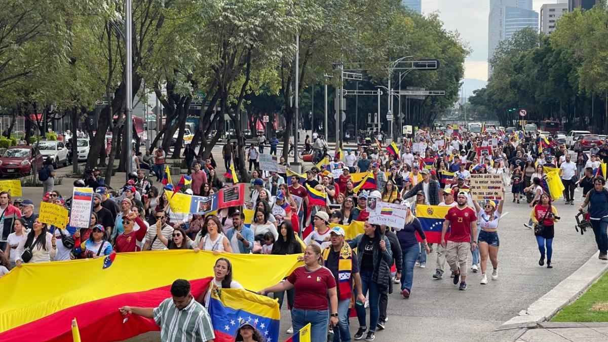 Cientos de venezolanos protestan en CDMX contra régimen de Nicolás Maduro | FOTO