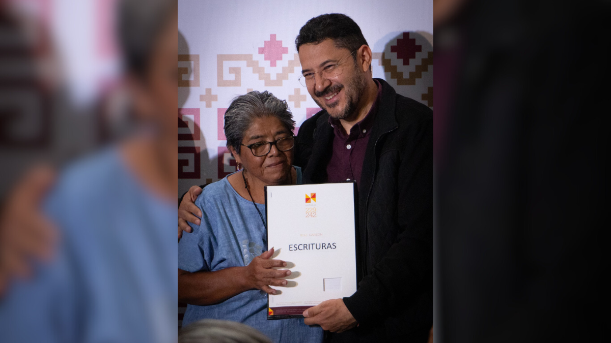 Martí Batres entrega predio de Centro de Educación para las Mujeres Trabajadoras A.C