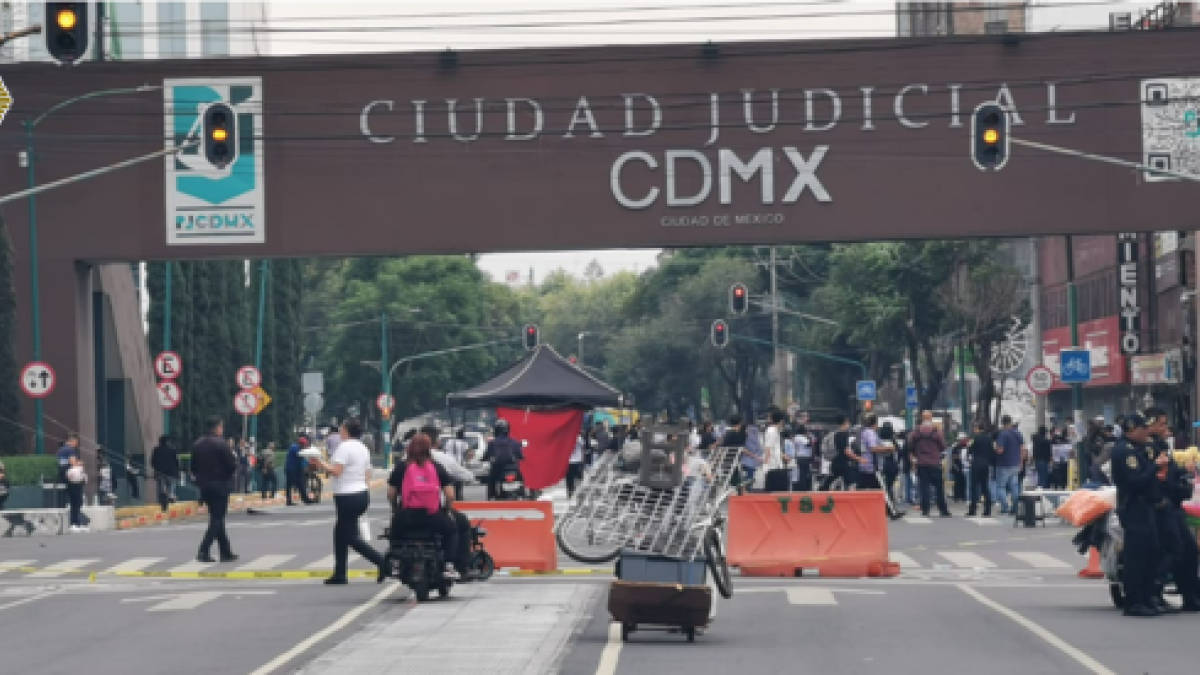 Manifestantes bloquean avenida Niños Héroes y Dr. Liceaga; estas son las alternativas viales