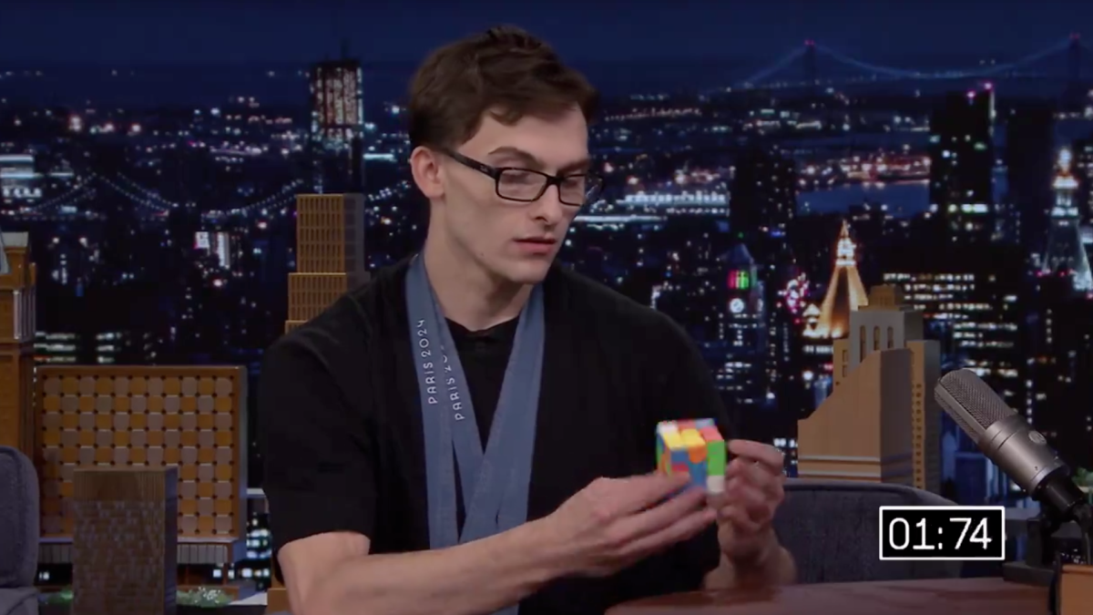 París 2024: Stephen Nedoroscik, el medallista olímpico que sorprende al armar cubo de Rubik en 15,42 segundos