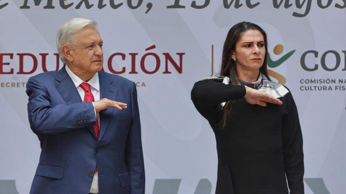 AMLO respalda a Ana Guevara; "Ella tiene bronce y yo oro en cuestionamientos de los medios"