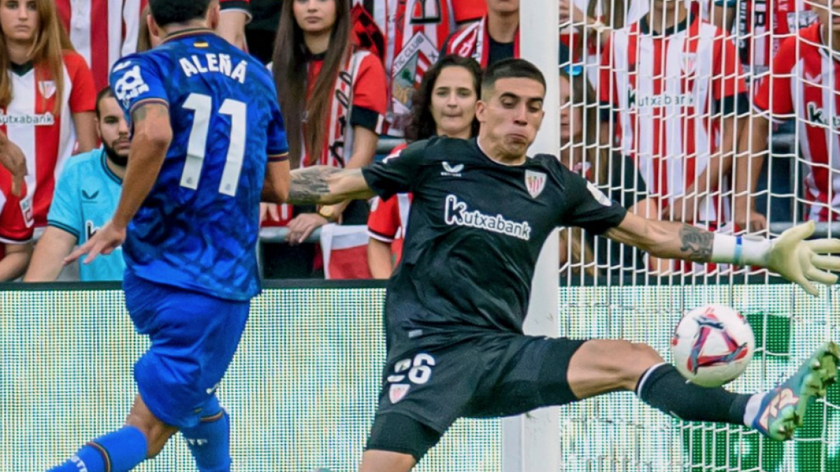 ¡Vaya atajada en su debut con el Athletic de Bilbao!: Álex Padilla brilla con gran atajada (Video)