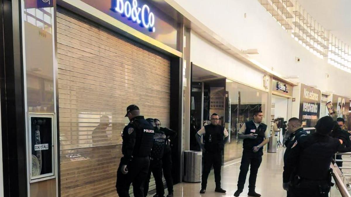 Asaltan joyería en centro comercial Parque Delta; asaltantes huyen con la mercancía | VIDEO