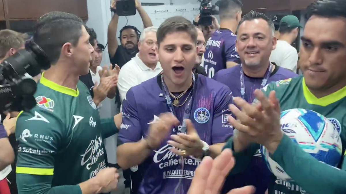 Liga MX: Marco Verde se une a la porra del Mazatlán FC y lo reciben como héroe (Video)