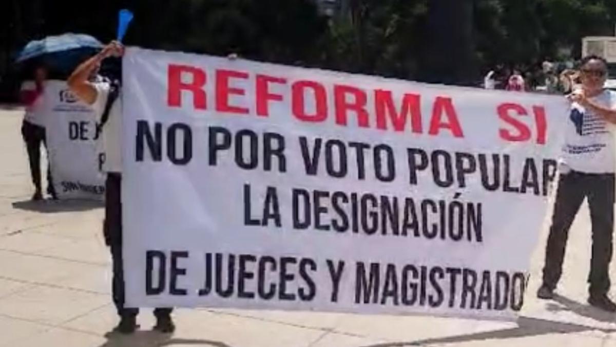 Marchan contra reforma judicial en CDMX; así avanza la manifestación minuto a minuto