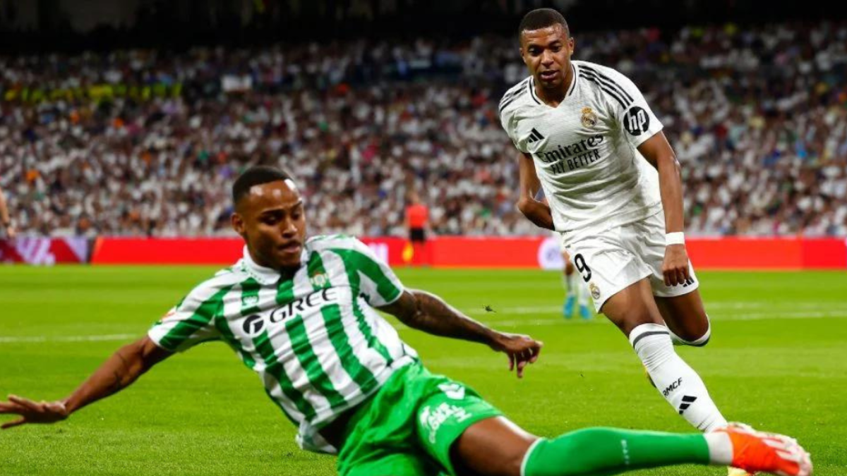 Real Madrid: Kylian Mbappé falló un gol ridículo ante el Real Betis (VIDEO)