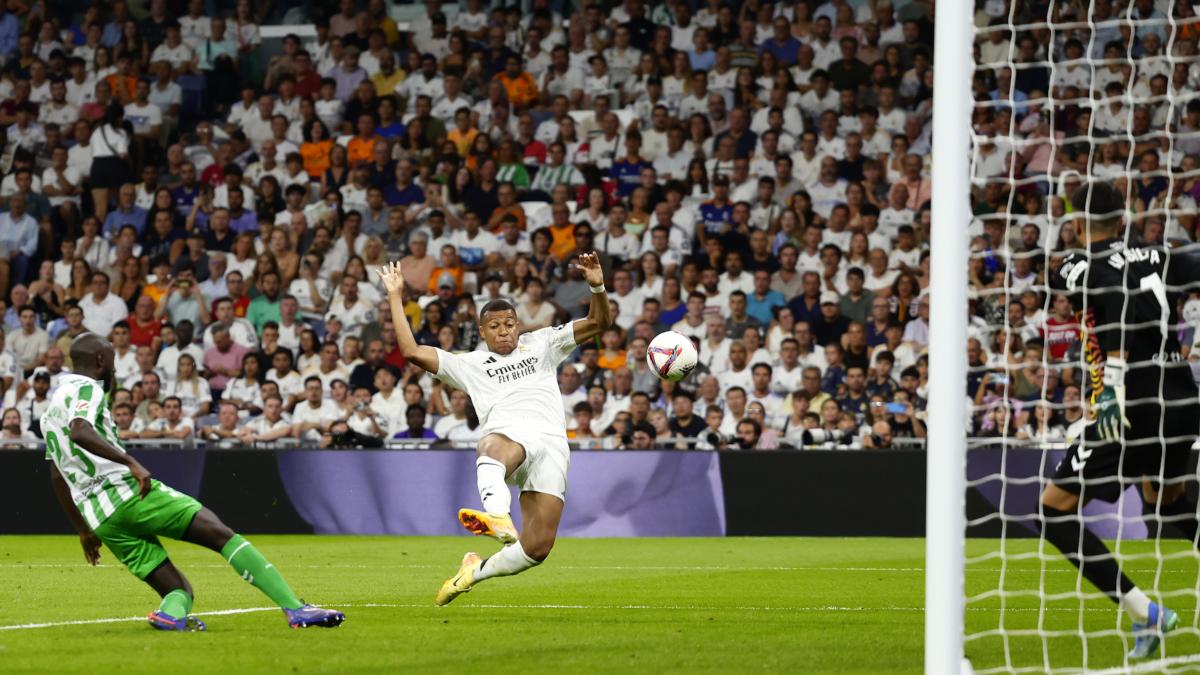 Mbappé por fin anota con el Real y lo hace con doblete