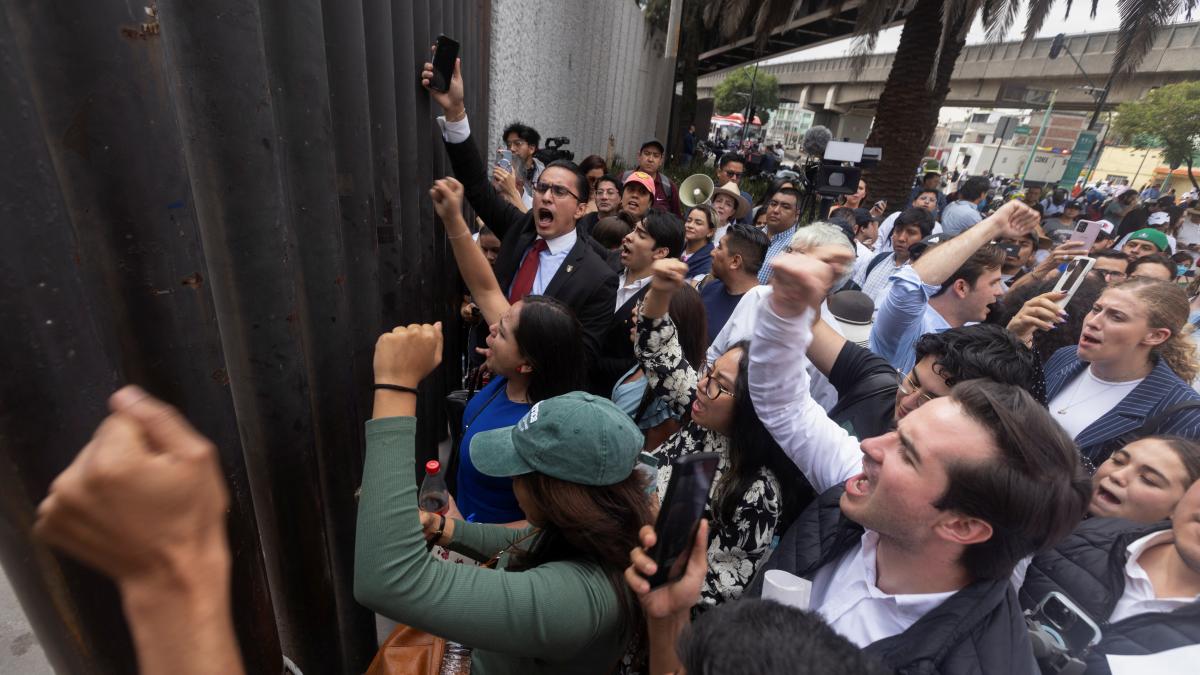 En CDMX opositores arrecian su protesta