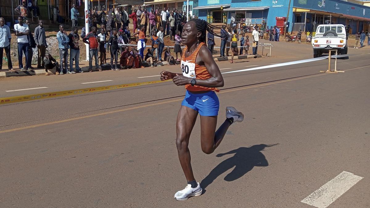 ¡Tragedia! Rebbeca Cheptegei, atleta olímpica en París 2024, muere tras ser quemada por su pareja