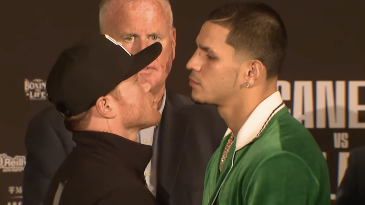 'Canelo' Álvarez vs Edgar Berlanga: Así fue el candente cara a cara con todo y puño cerrado y muy cerquita