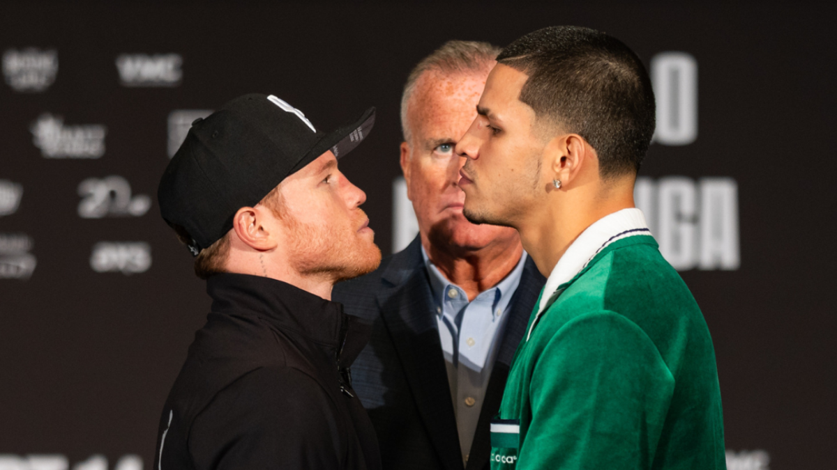 'Canelo' Álvarez vs Edgar Berlanga: Así fue el intenso cara a cara entre los boxeadores antes de la pelea (VIDEO)