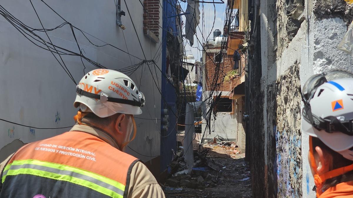 En Coyoacán, 3 casas inhabitables tras explosión de una pipa de gas