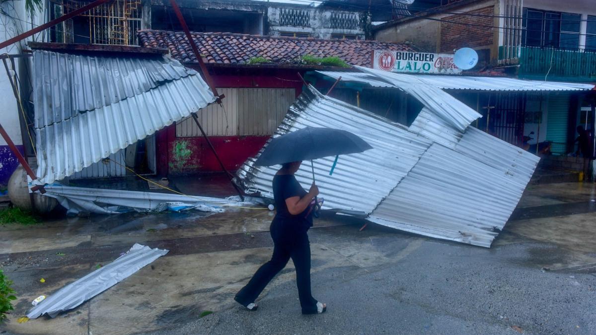 Huracán ‘John’ dejó cinco muertos en Guerrero, informa AMLO