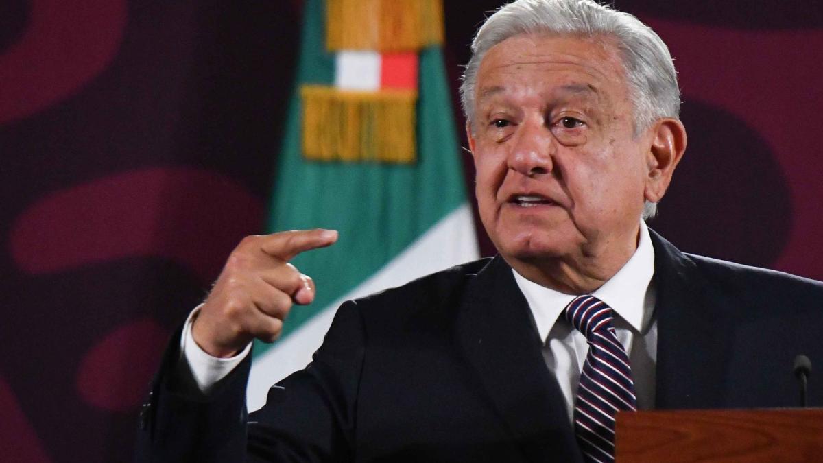 AMLO llama irresponsable a Marko Cortés por querer tipificar el 'narcoterrorismo'