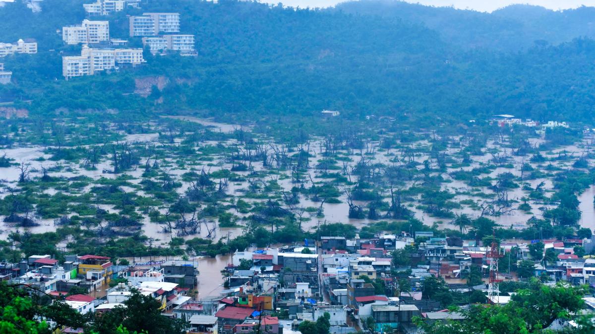 Alcaldesa de Acapulco lanza SOS por estragos del huracán John