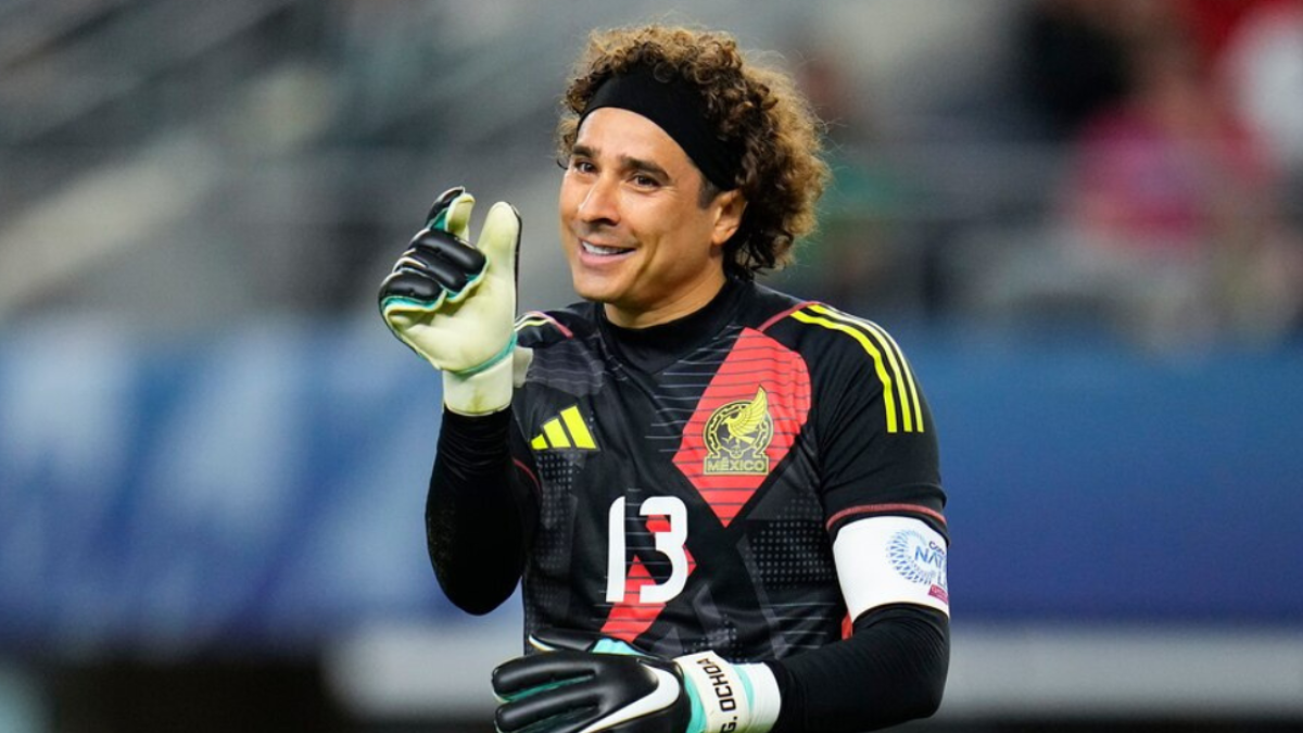 Guillermo Ochoa pudo llegar al PSG, pero fue cruelmente discriminado por un alto mando del equipo