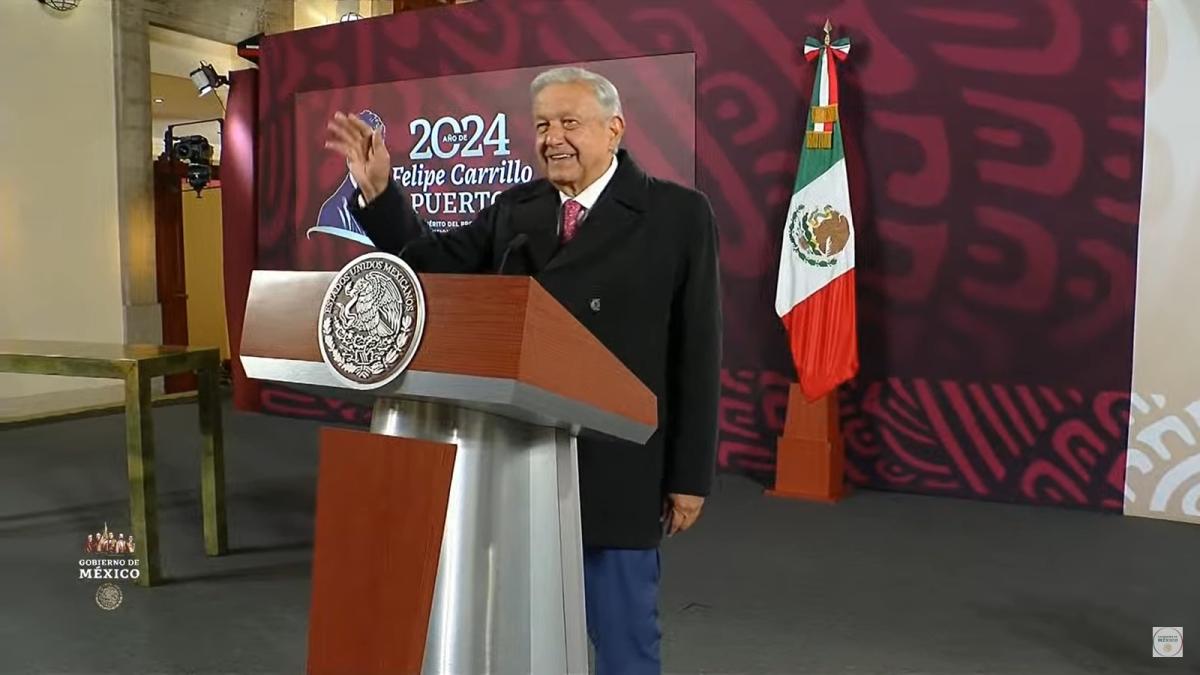 AMLO, en su último día como Presidente de México, realiza convivio en Palacio Nacional