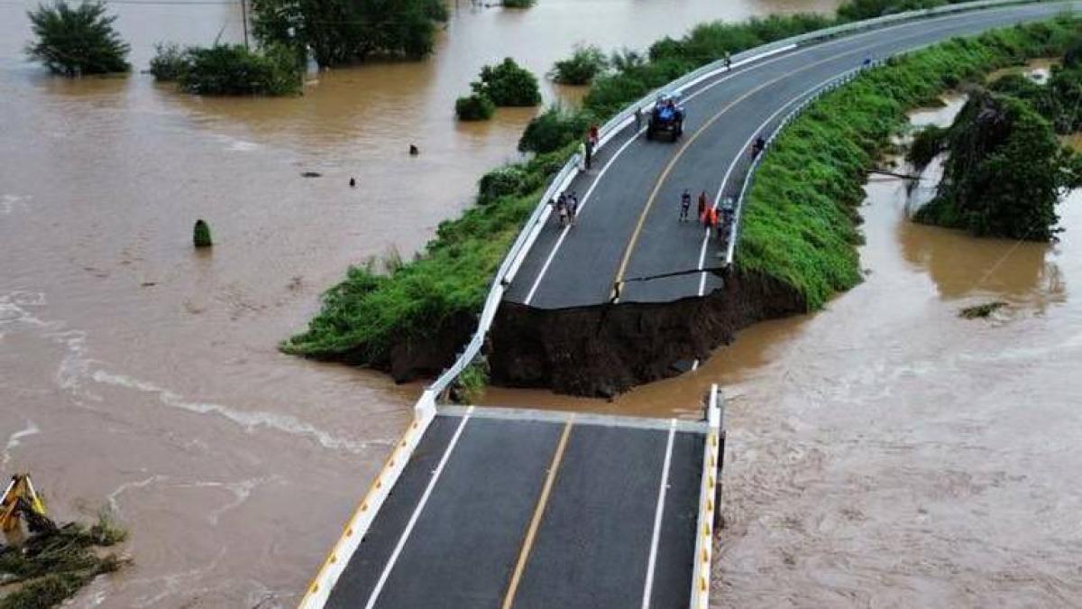 Estas son las 9 autopistas cerradas en Guerrero tras el paso del huracán 'John' | UBICACIÓN