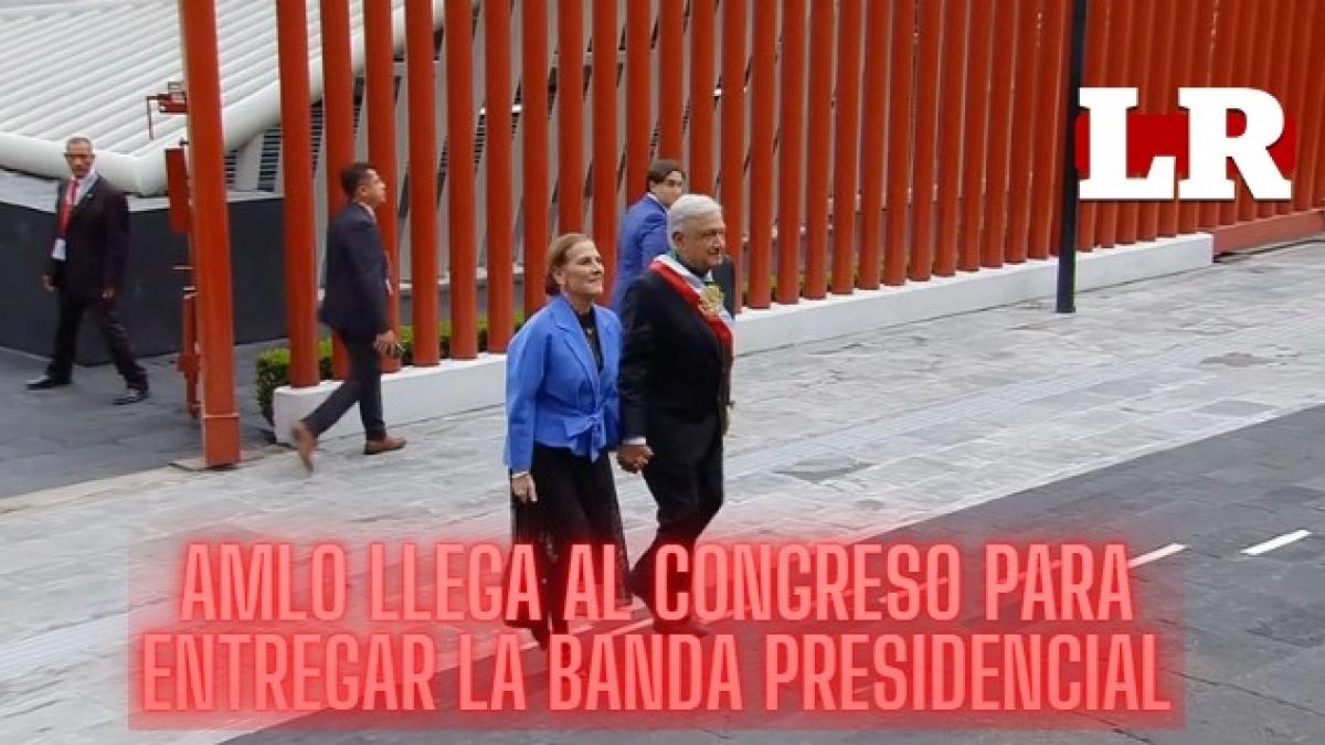 Llega AMLO al Congreso para entregar la banda presidencial a Claudia Sheinbaum