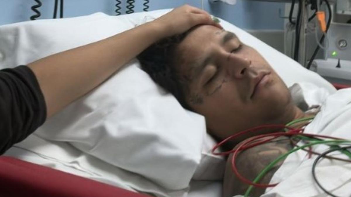 Revelan qué enfermedad mandó a Christian Nodal al hospital: 'Deberá hacer reposo'