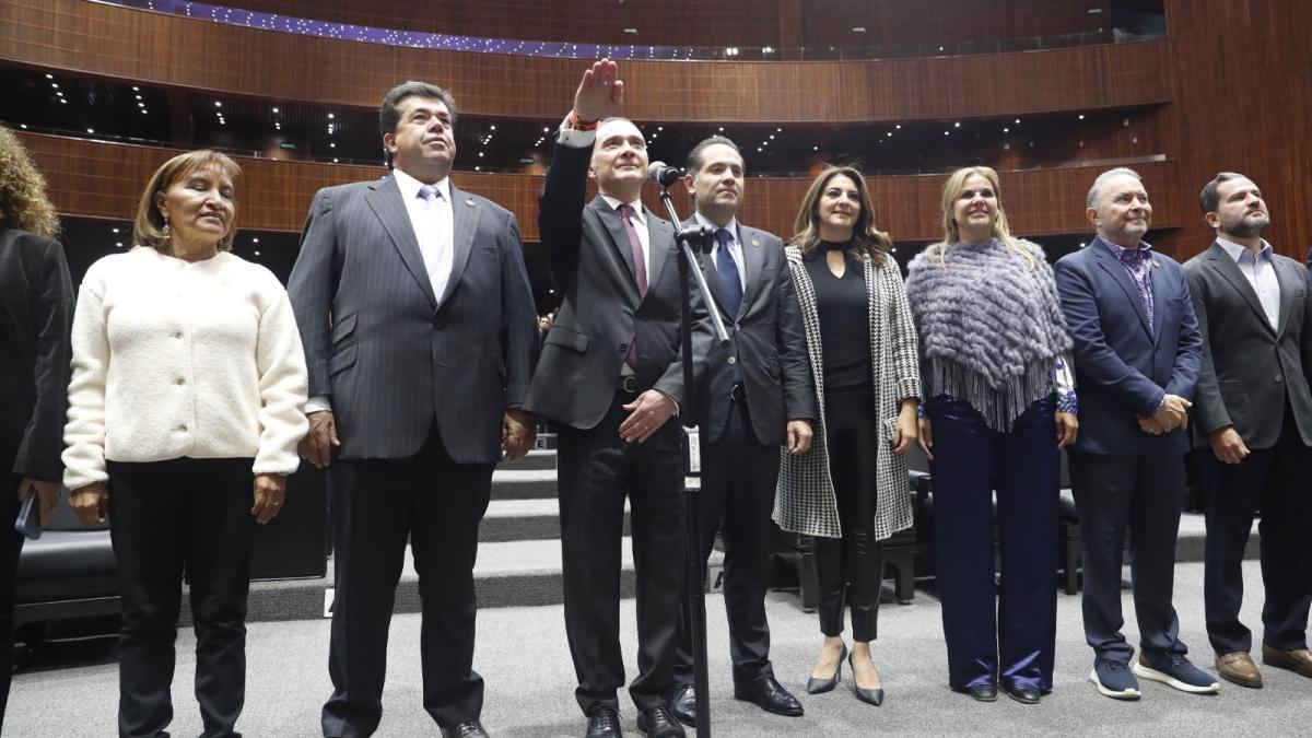 Mauricio Farah Gebara rinde protesta como Secretario General de la Cámara de Diputados