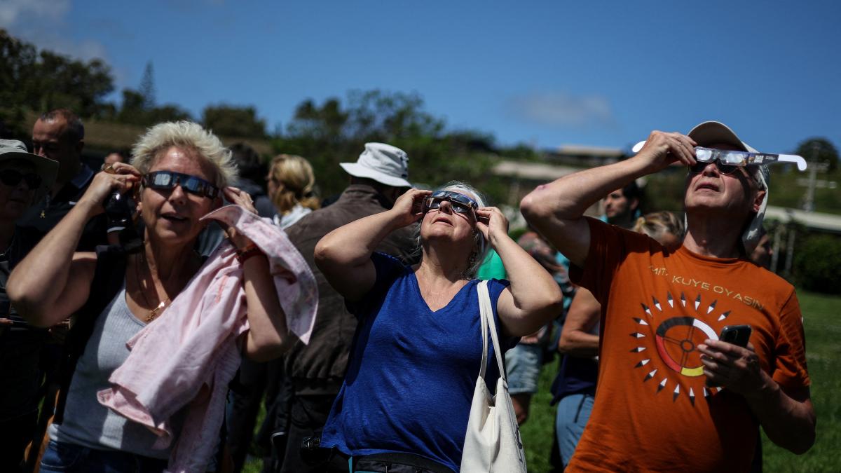 Así fue el eclipse solar HOY 2 de octubre | FOTOS