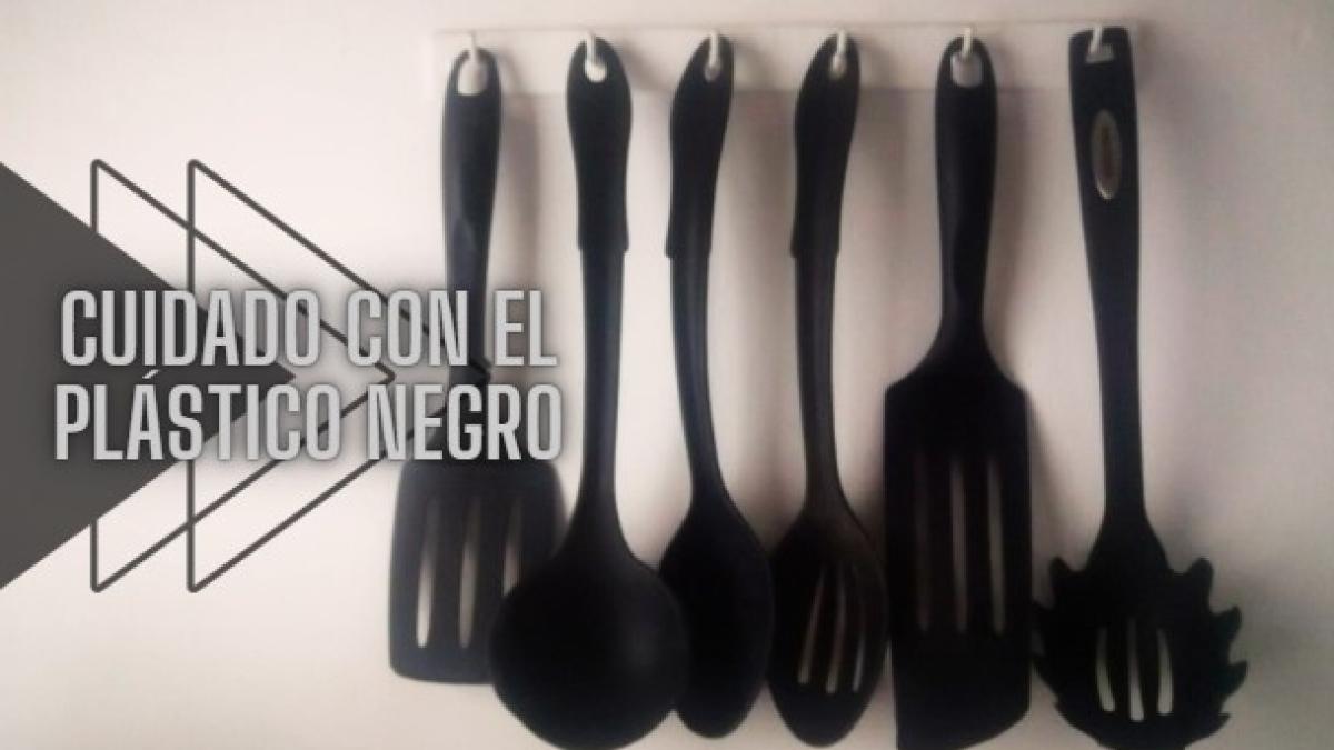 La razón por la que no deberías comprar utensilios de plástico negro para la cocina