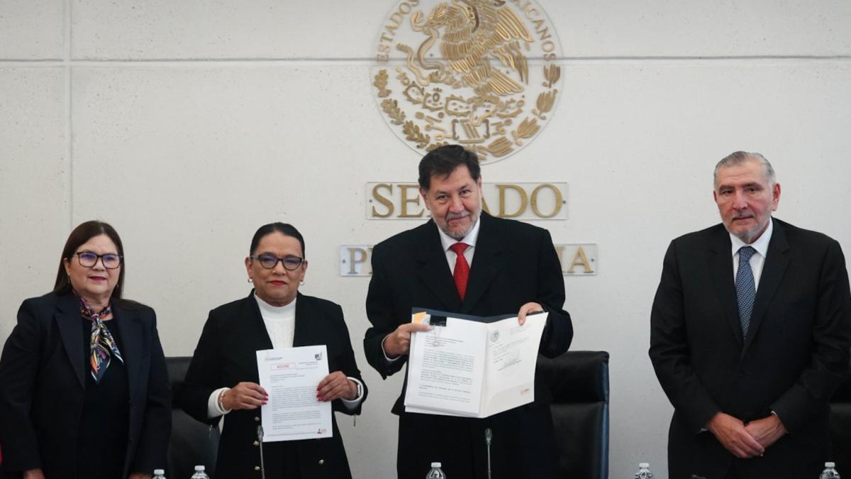 Rosa Icela Rodríguez entrega al Senado iniciativas para dar certeza jurídica a elección de miembros del PJ