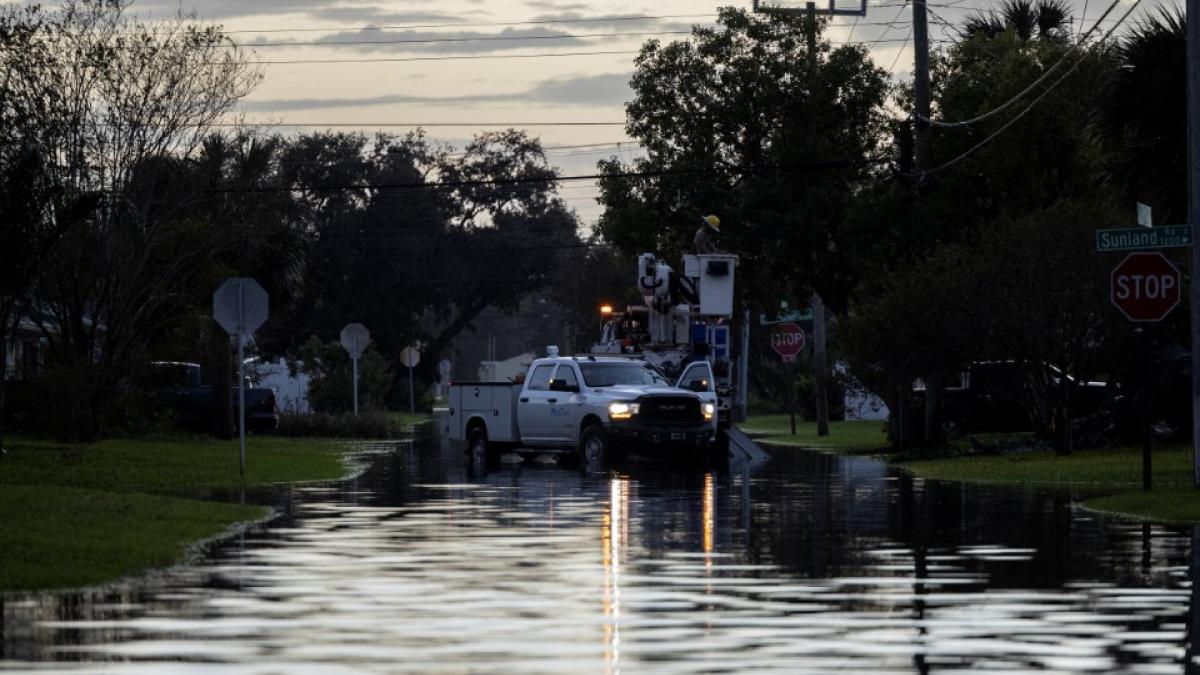 Paso de Milton por Florida deja 23 muertos; Biden visita el estado y pide más fondos para desastres