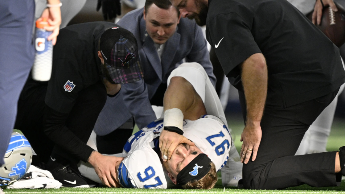 NFL: Aidan Hutchinson sufre escalofriante fractura en la pierna durante el partido Cowboys vs Lions (VIDEO)