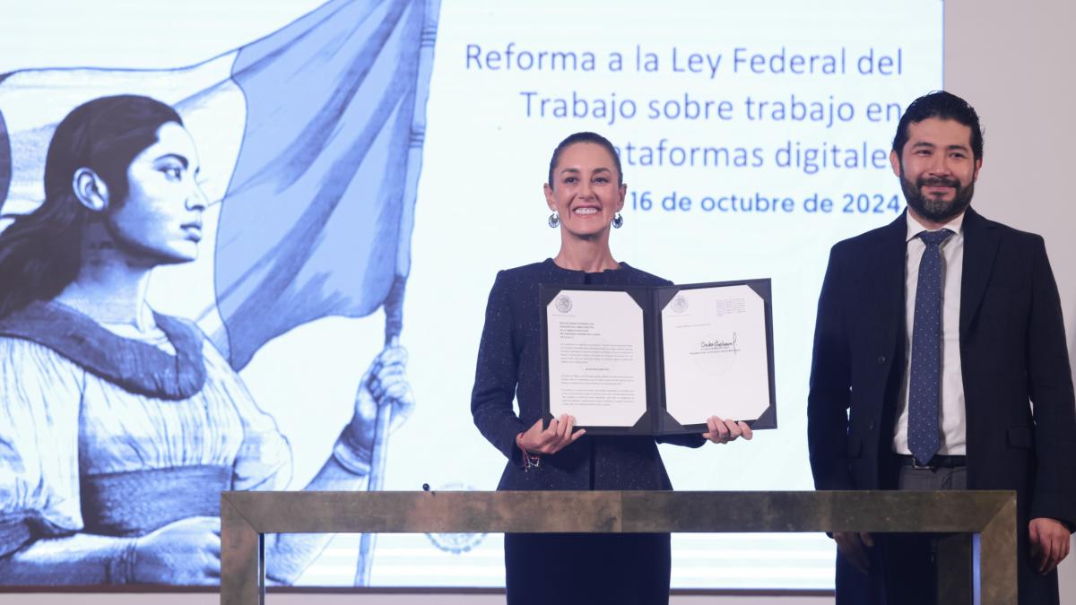 Presidenta Claudia Sheinbaum firma iniciativa de reforma para asegurar derechos a trabajadores de plataformas digitales en el país