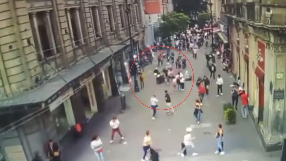 VIDEO del momento exacto del ataque a la activista Diana Sánchez Barrios en el Centro Histórico