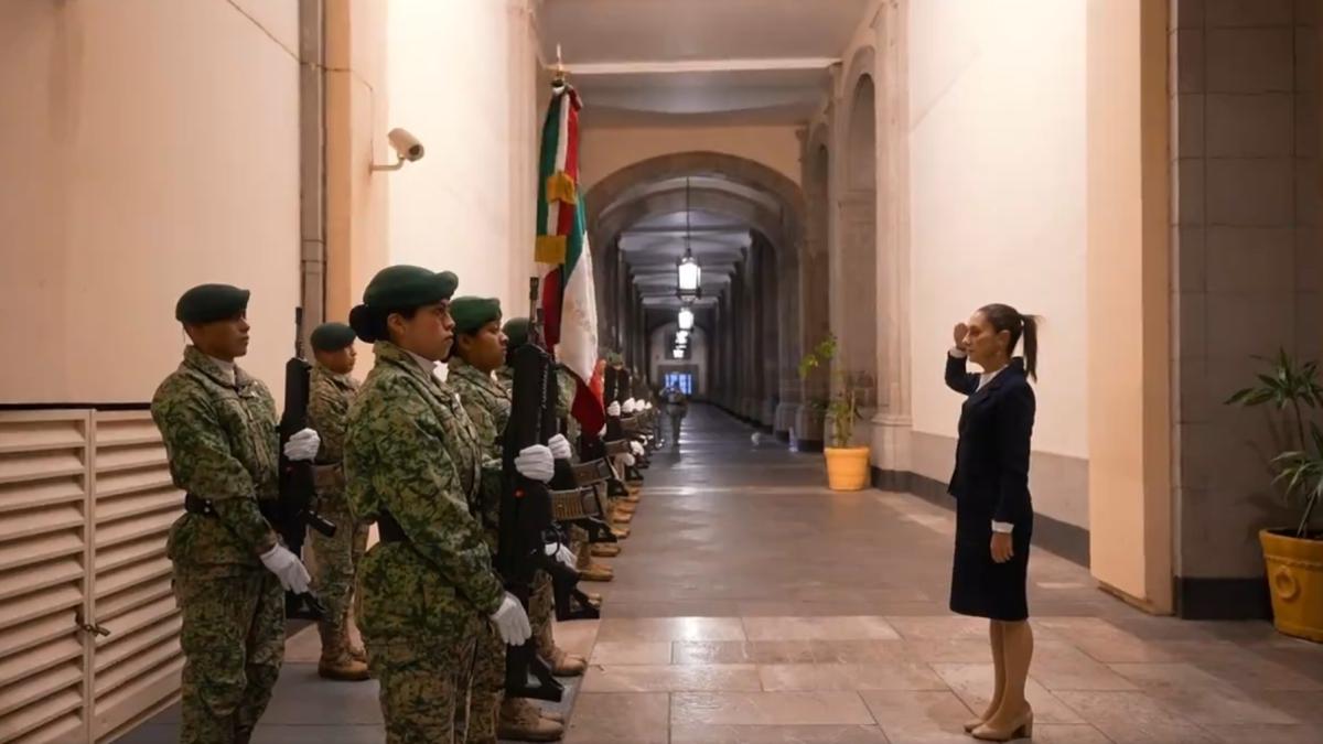 Claudia Sheinbaum muestra saludo militar que realiza previo a reunión con gabinete de seguridad | VIDEO