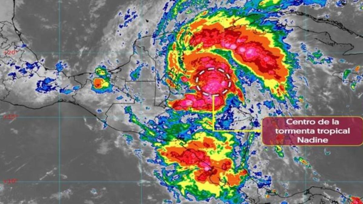 Tormenta tropical ‘Nadine’ toca tierra en Belice