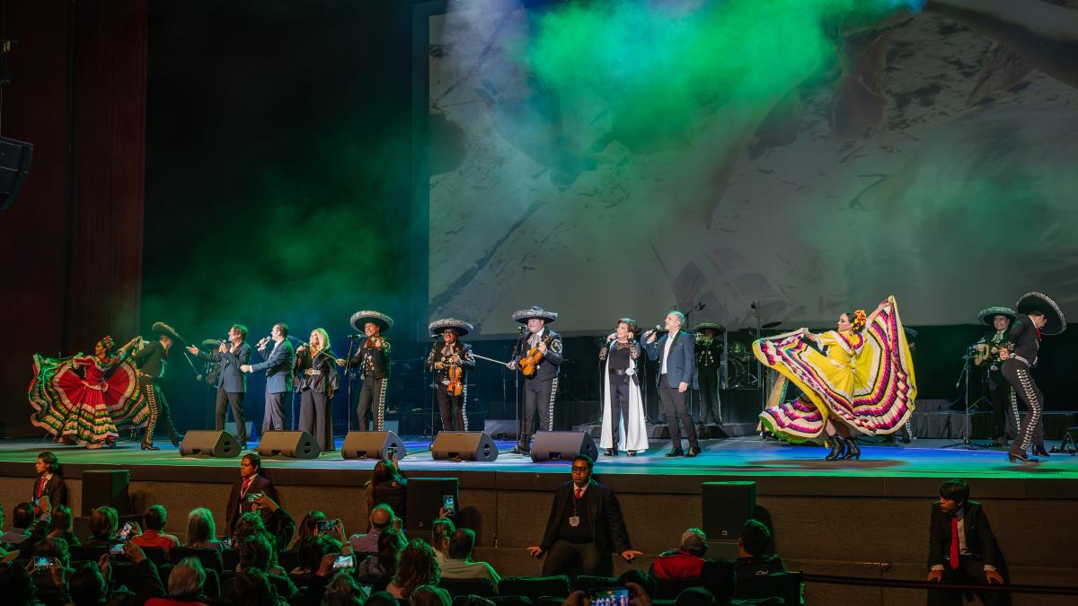 Mocedades y el Mariachi Vargas rinden homenaje a la música mexicana